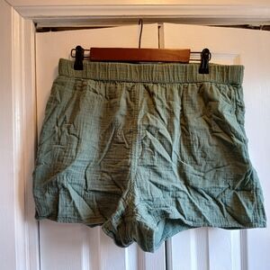 Universal Thread Shorts